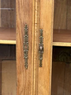 Armoire parisienne vitres biseautées chêne blond art déco 1930