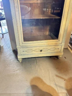 Armoire peinte Style Louis XVI-Directoire , 1 porte vitrée