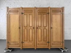 Armoire penderie années 60 par Guillerme et Chambron pour votre Maison