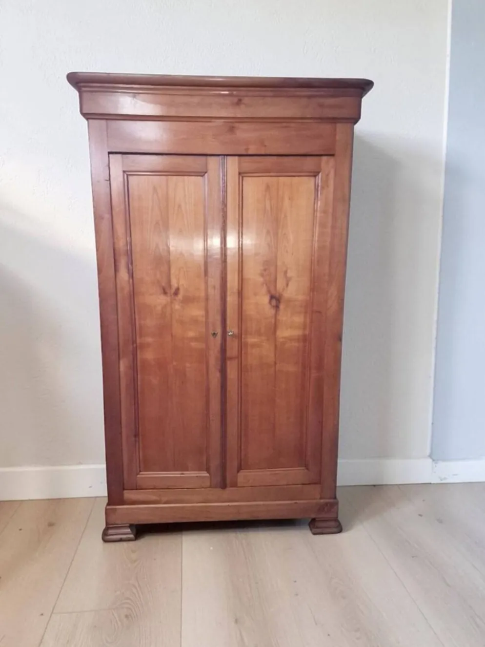 Armoire penderie en merisier entièrement démontable