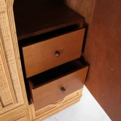 Armoire penderie en rotin et raphia