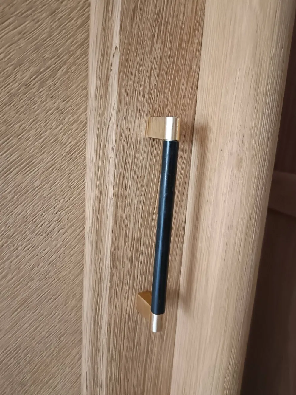 Armoire/penderie portes coulissantes et pieds compas