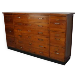Armoire à pharmacie / cabinet de classement ou buffet en pin des Pays-Bas, années 1930