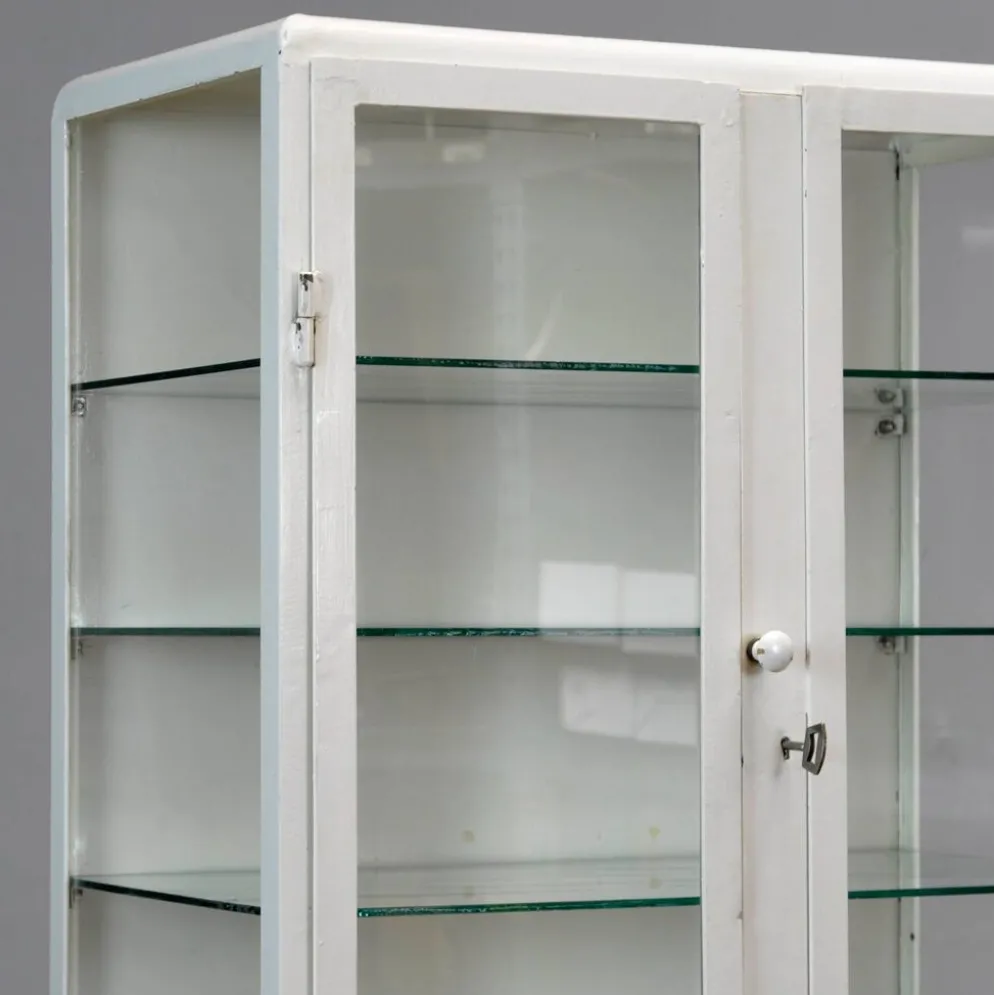 Armoire à pharmacie en fer, années 1950