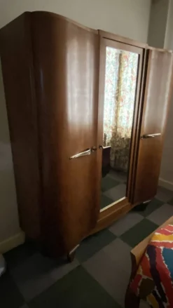 Armoire 3 portes et miroir