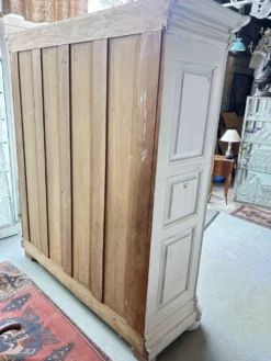 Armoire 2 portes peintes , Style Louis XIV, travail régional alsacien