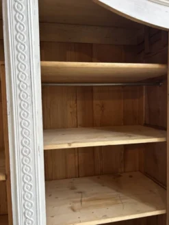 Armoire 2 portes peintes , Style Louis XIV, travail régional alsacien