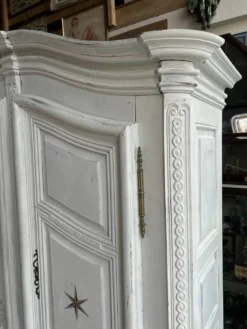 Armoire 2 portes peintes , Style Louis XIV, travail régional alsacien