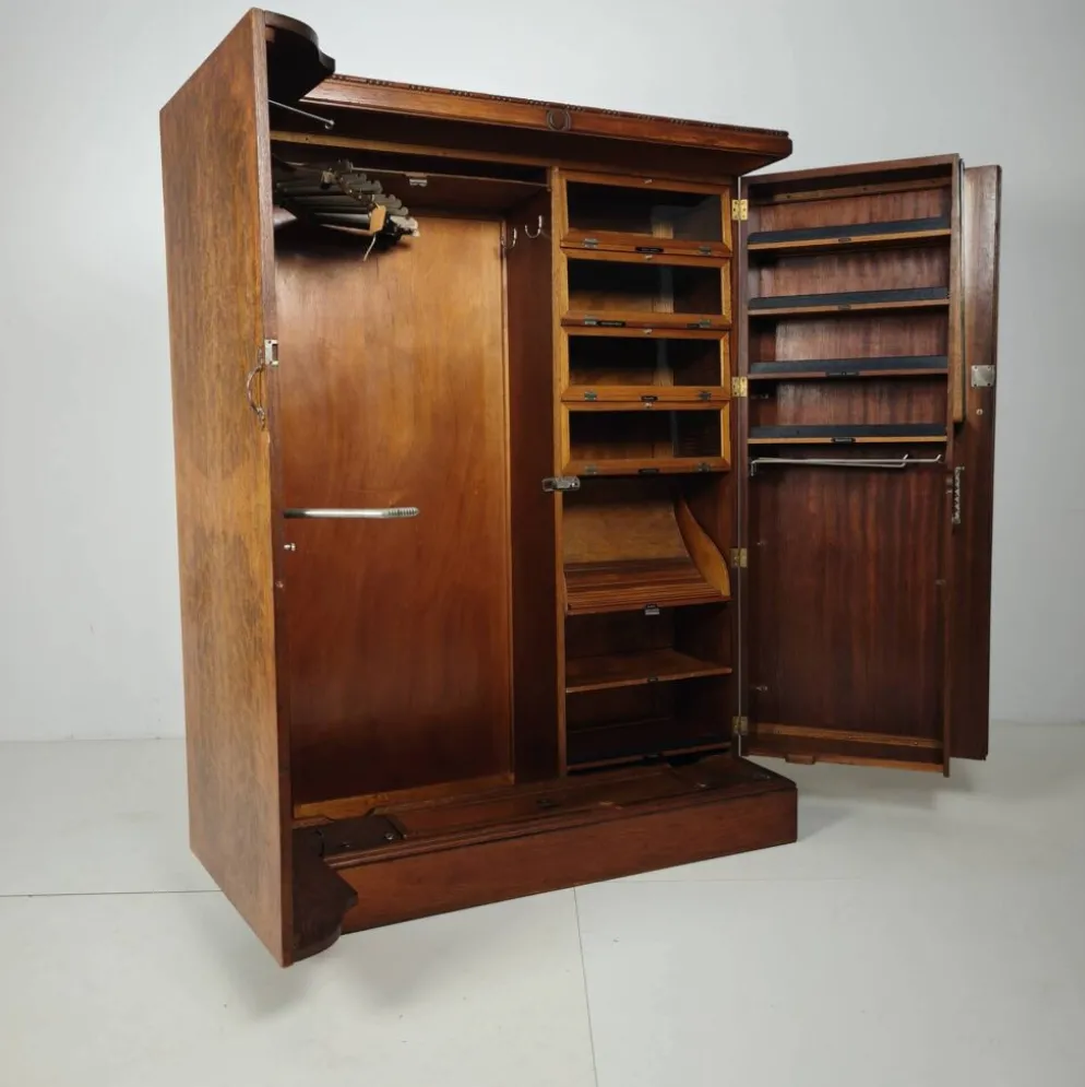Armoire pour homme en noyer burr Art Déco anglais