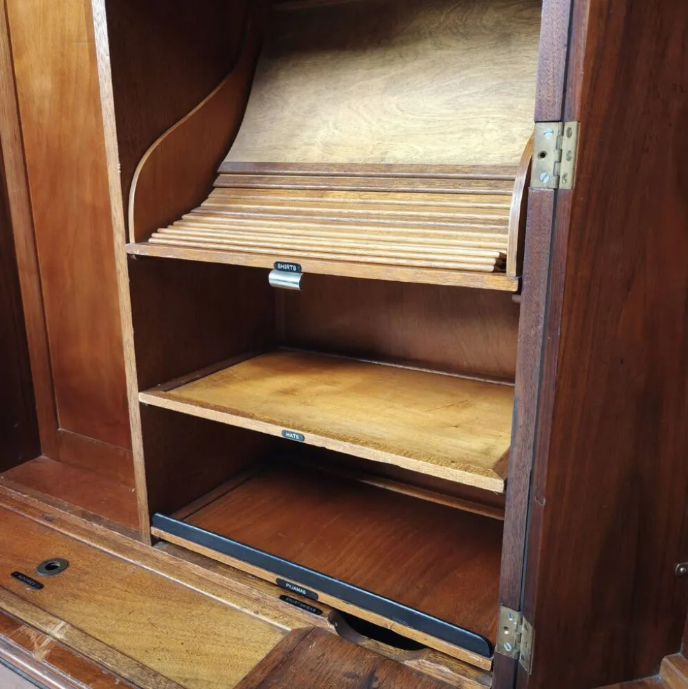 Armoire pour homme en noyer burr Art Déco anglais