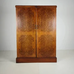 Armoire pour homme en noyer burr Art Déco anglais