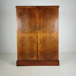 Armoire pour homme en noyer burr Art Déco anglais