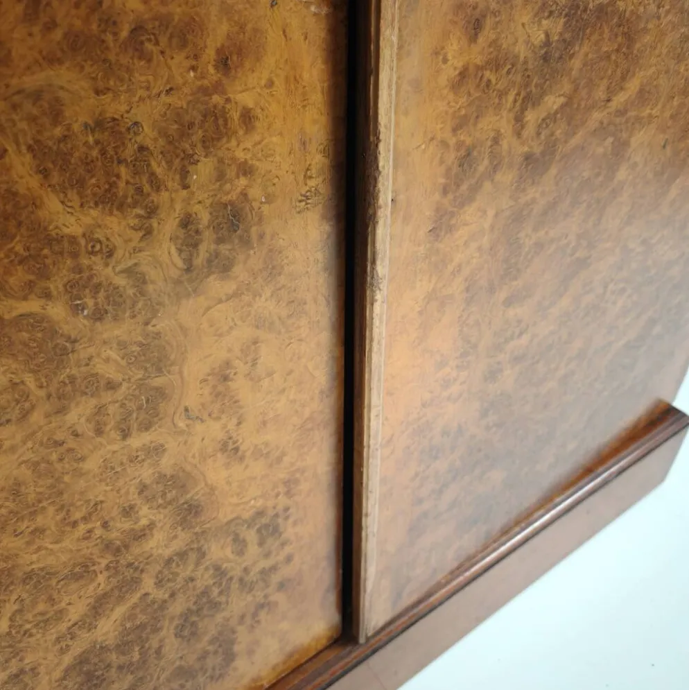 Armoire pour homme en noyer burr Art Déco anglais