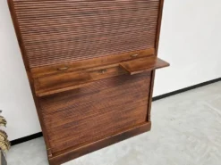 Armoire à rideaux en chêne massif, circa 1930