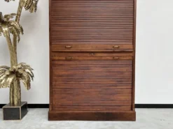 Armoire à rideaux en chêne massif, circa 1930