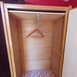 Armoire rotin vintage