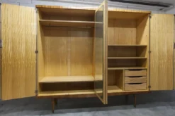 Armoire 1960 scandinave bois blond vernis atypique 4 portes 3