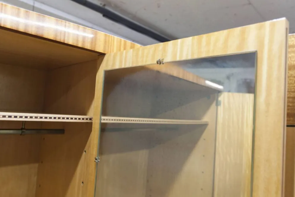 Armoire 1960 scandinave bois blond vernis atypique 4 portes 3