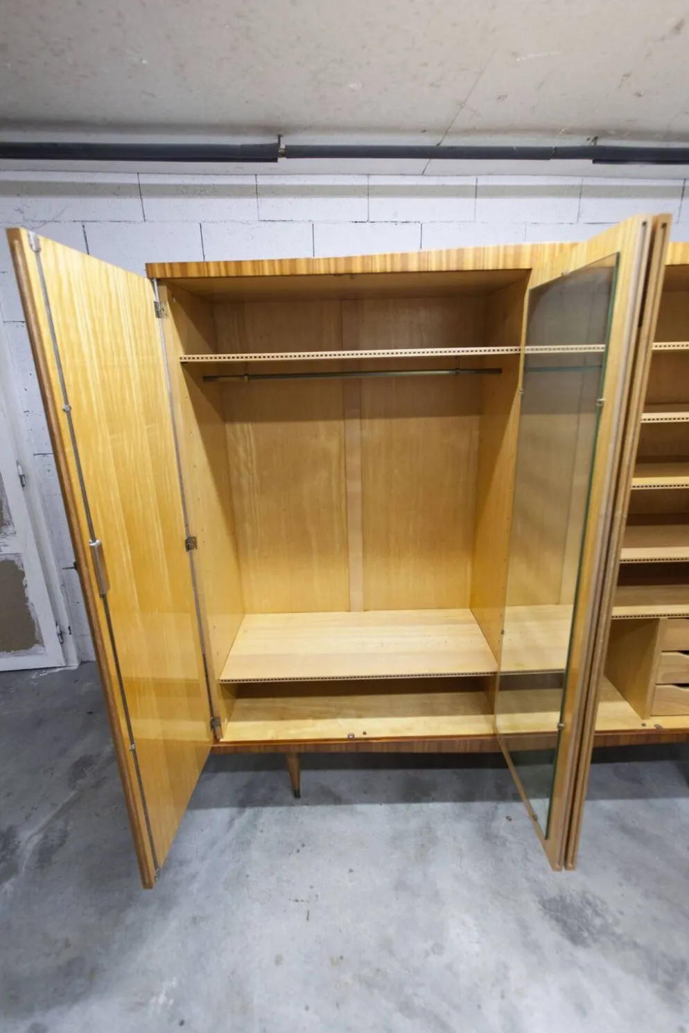 Armoire 1960 scandinave bois blond vernis atypique 4 portes 3