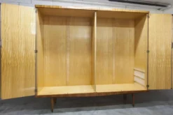 Armoire 1960 scandinave bois blond vernis atypique 4 portes 3