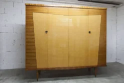 Armoire 1960 scandinave bois blond vernis atypique 4 portes 3