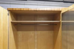 Armoire 1960 scandinave bois blond vernis atypique 4 portes 3
