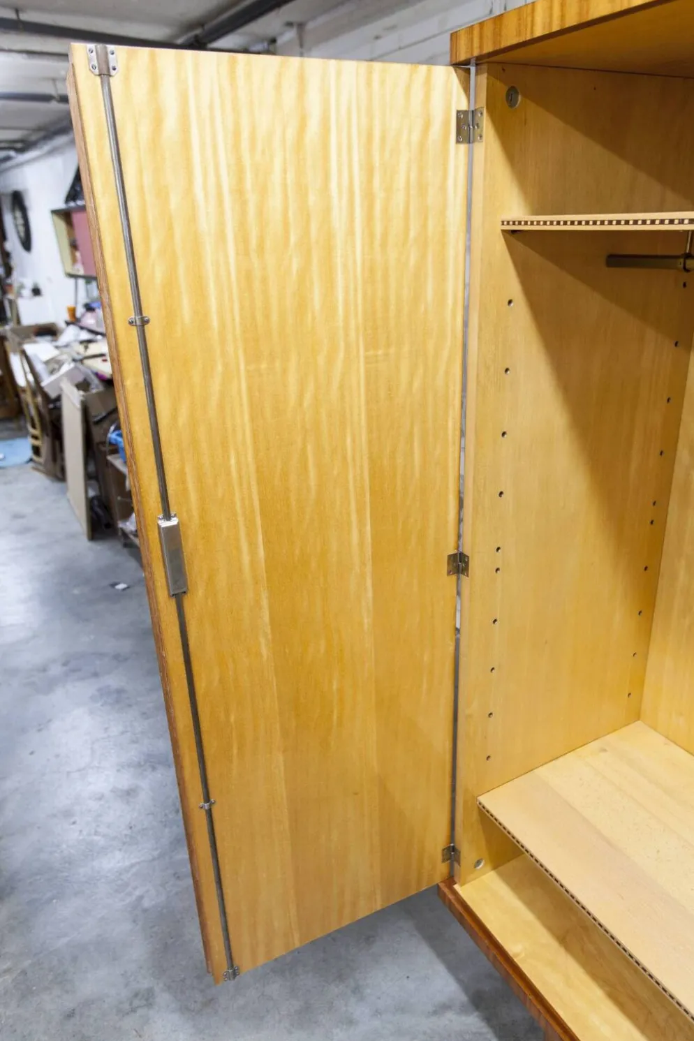 Armoire 1960 scandinave bois blond vernis atypique 4 portes 3
