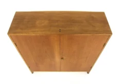 Armoire scandinave en teck, Hans J Wegner, Ry Møbler, Danemark, 1960