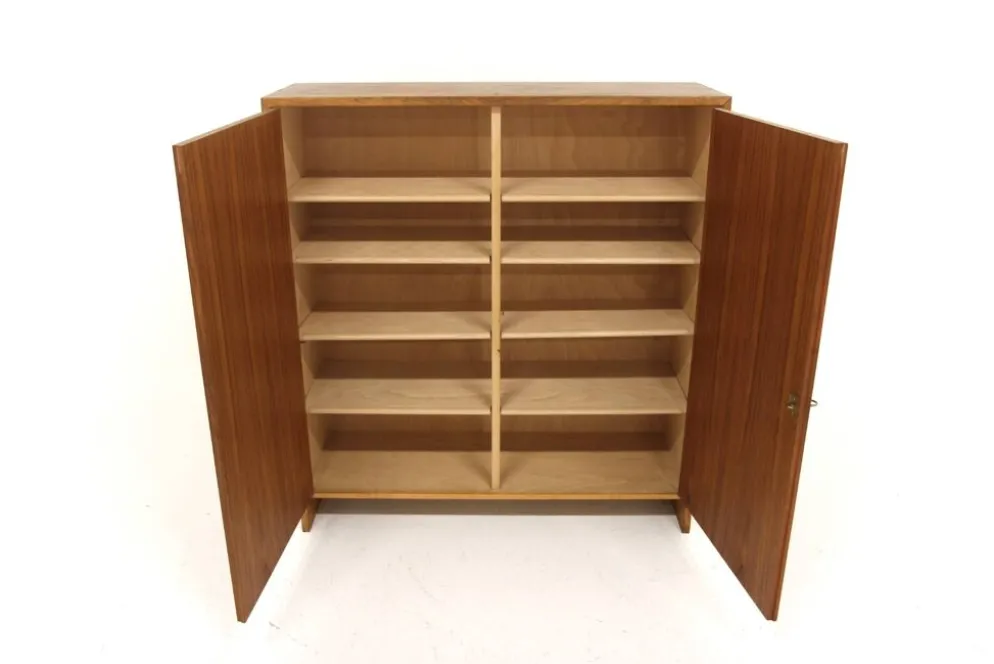 Armoire scandinave en teck, Hans J Wegner, Ry Møbler, Danemark, 1960