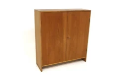Armoire scandinave en teck, Hans J Wegner, Ry Møbler, Danemark, 1960