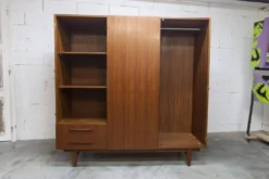 Armoire scandinave en teck par Eric Grinwis Holland 3 portes 2 tiroirs 1960