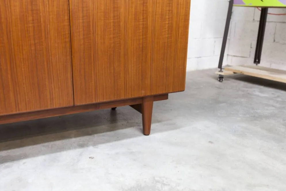 Armoire scandinave en teck par Eric Grinwis Holland 3 portes 2 tiroirs 1960