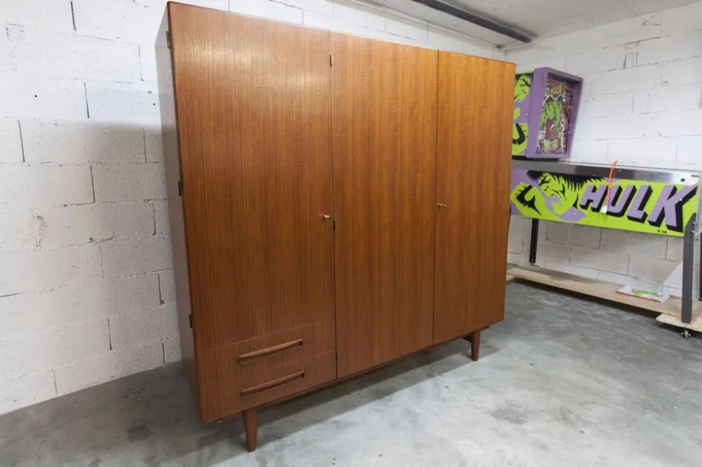 Armoire scandinave en teck par Eric Grinwis Holland 3 portes 2 tiroirs 1960