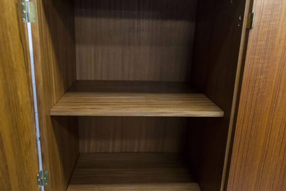 Armoire scandinave en teck par Eric Grinwis Holland 3 portes 2 tiroirs 1960