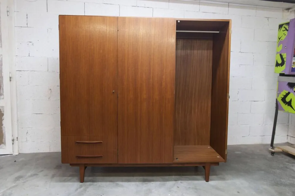Armoire scandinave en teck par Eric Grinwis Holland 3 portes 2 tiroirs 1960