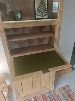Armoire secrétaire