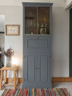 Armoire secrétaire
