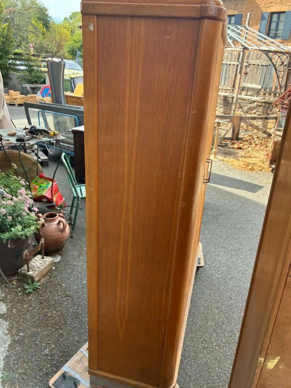 Armoire à étagères
