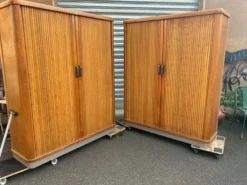 Armoire à étagères