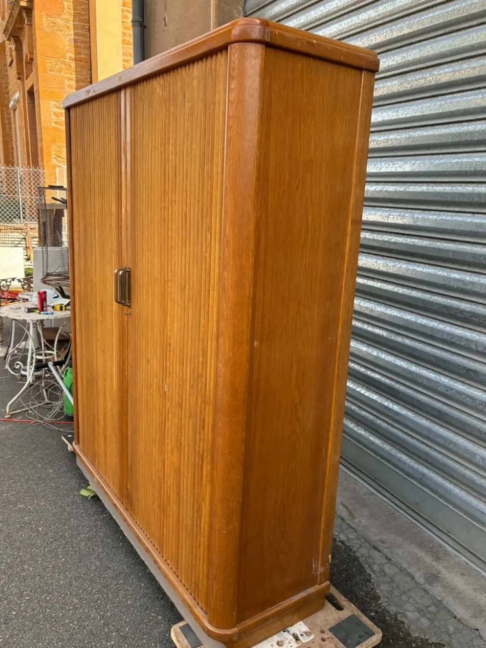 Armoire à étagères