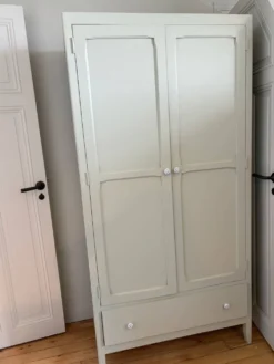 Armoire étagères et penderie vert amande