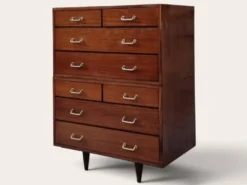 Armoire à tiroirs du milieu du siècle