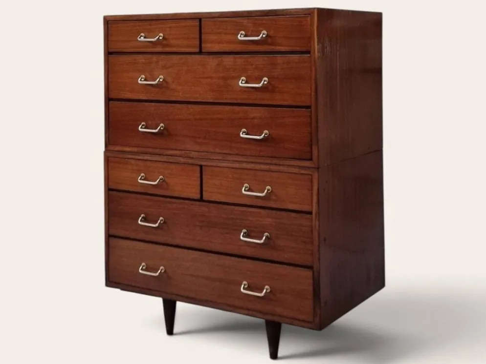 Armoire à tiroirs du milieu du siècle