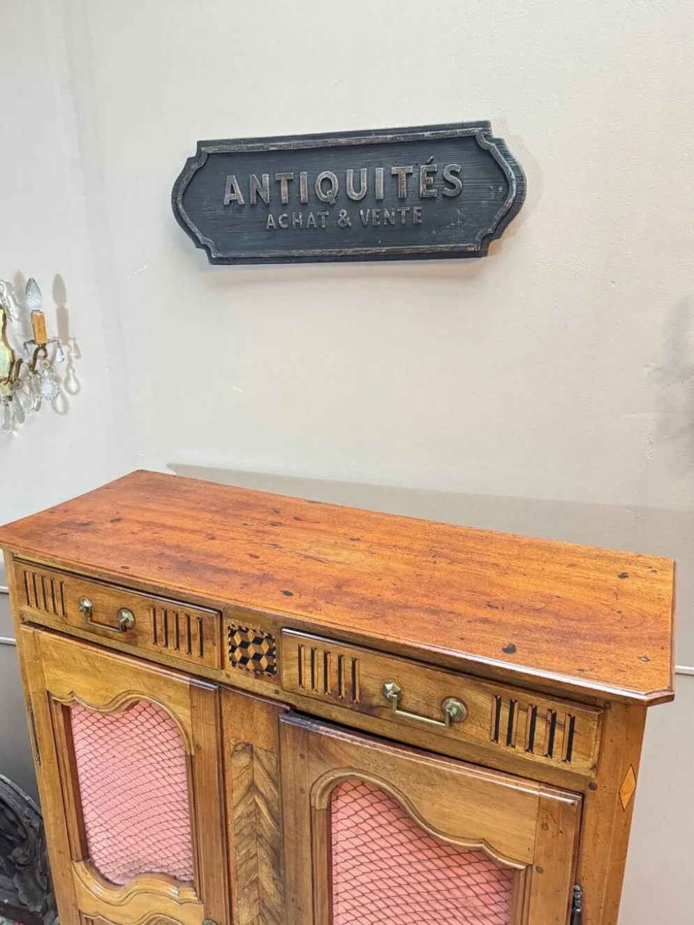 Armoirette en noyer d’époque louis xv xviii eme siècle