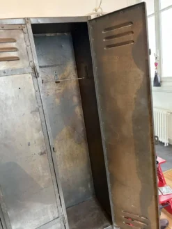 Armoire vestiaire métallique