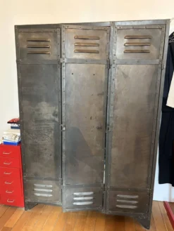Armoire vestiaire métallique