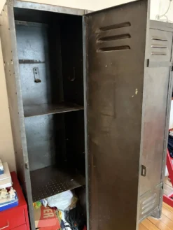 Armoire vestiaire métallique