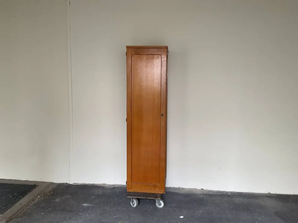 Armoire vintage
