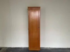 Armoire vintage