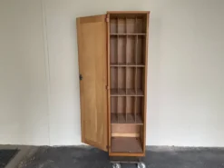 Armoire vintage